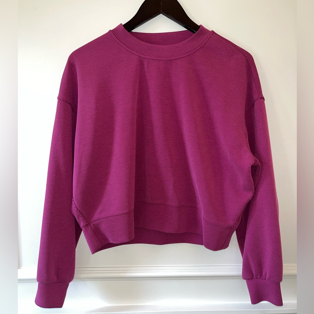 Women’s Fuchsia Lululemon Long Sleeve Shirt/Sweatshirt